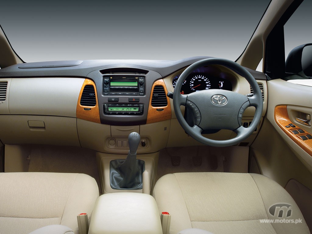 Toyota Innova 2012 interior